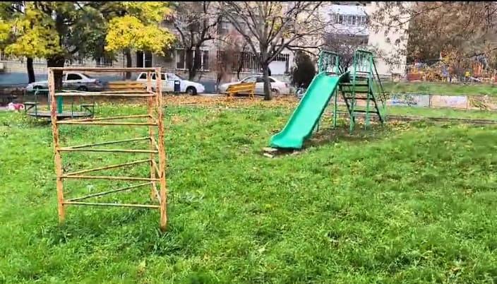 Сквер в микрорайоне Парус